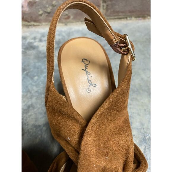 Qupid Chestnut Brown Micro-Suede Knotted Chunky Heels Size 7 - Picture 8 of 11